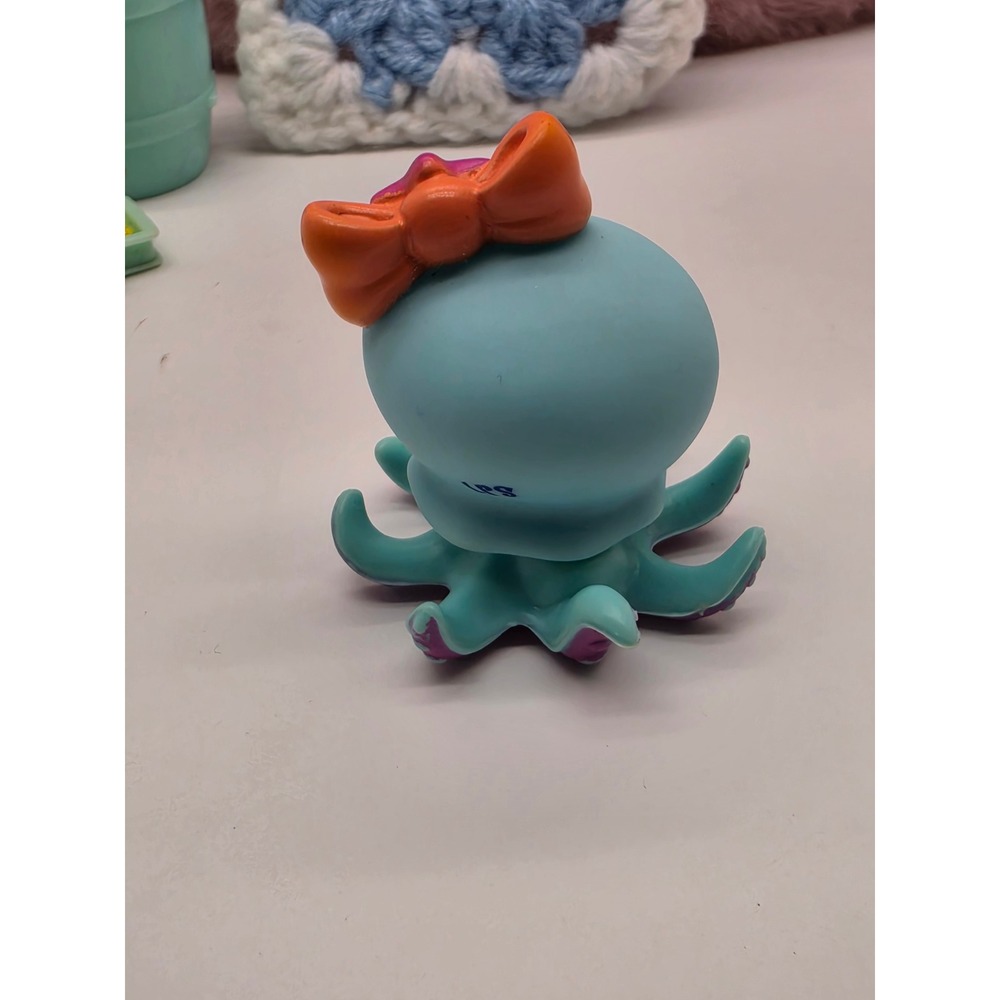 Littlest Pet Shop Octopus Dollhouse Accessory Figure Lot #2237 - Picture 14 of 14